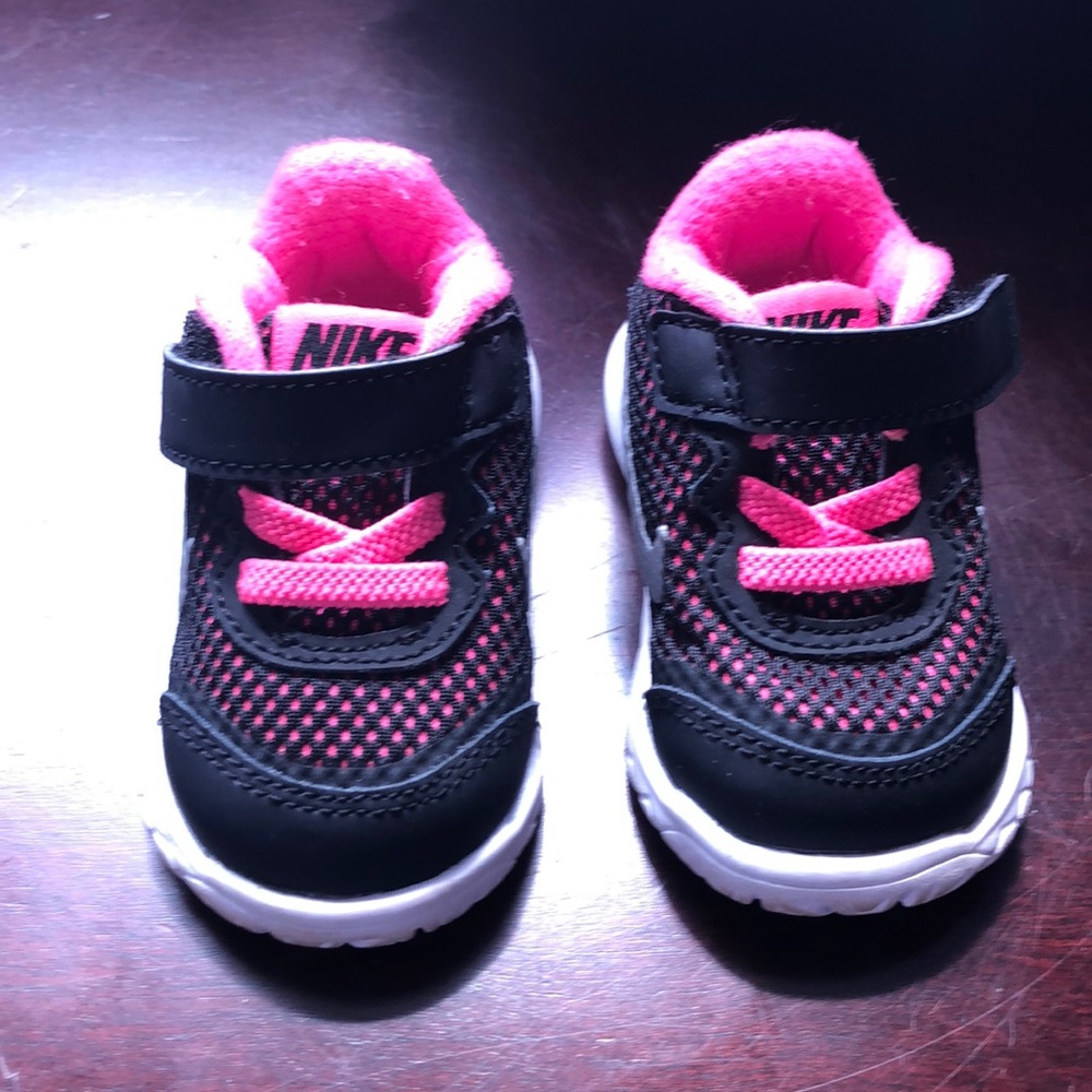 Nike infant girls sneakers